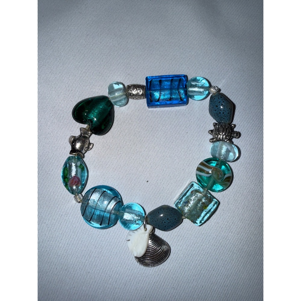Avon Beaded Stretch Bracelet Blue Teal Glass Sea Life‎ Shell Turtle Fish Charms